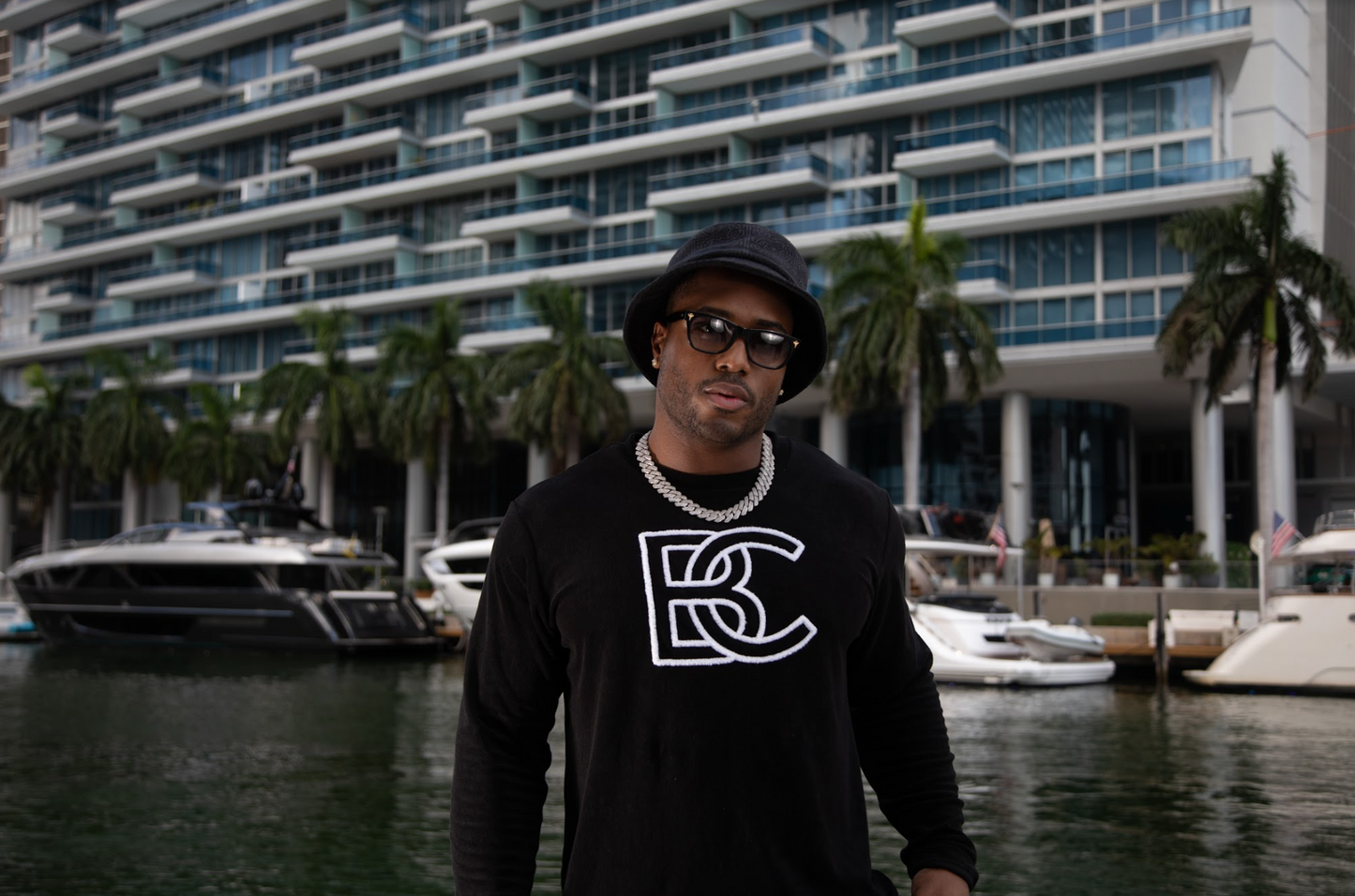 BC BRICKELL CLOTHING FUZZY TERRY SWEATER CHENILE BLACK/WHITE LOGO